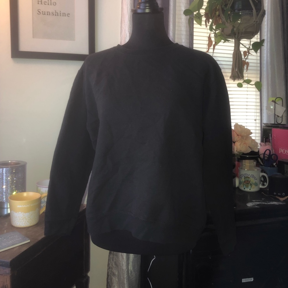 Hanes Black Crew Neck Sweatshirt
Size Large